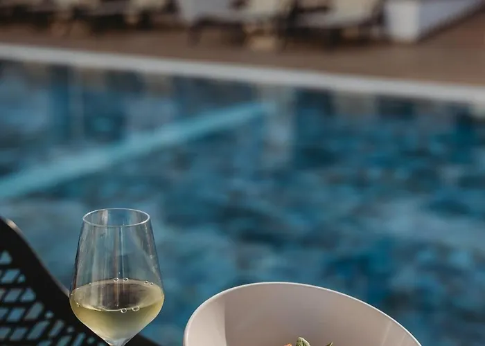 Hotel Cosmo Napa Boutique